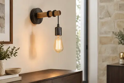 Applique murale noire à bras en bois naturel, câble réglable et ampoule à filament apparente